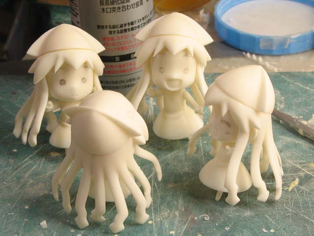 �������g