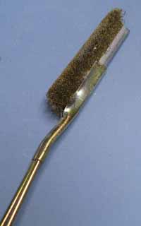 ���C���[�u���V